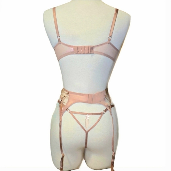 🆕Victoria's Secret Rose Gold Starstruck Bombshell, Garter & Thong - 32D/XS-S/S - Picture 11 of 16